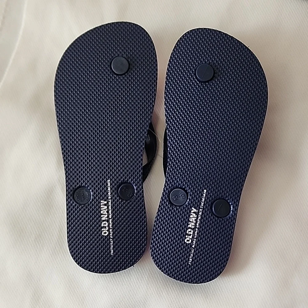 Old Navy Flip Flops Size: 12-13